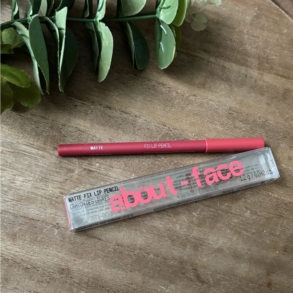 About Face Matte Fix Lip Liner